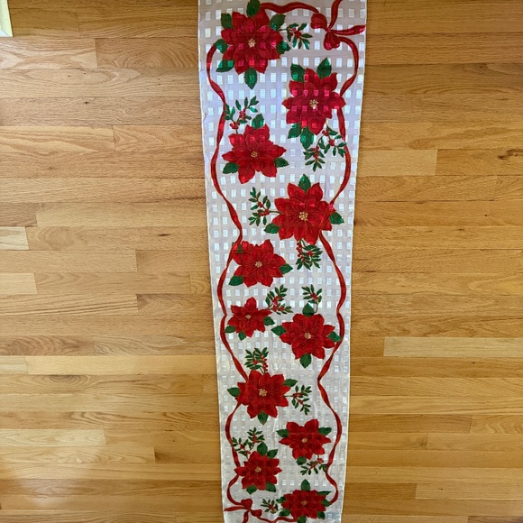 Christmas Poinsettia Scarf Rectangular Made in Korea 57.5"L X 13"W - Picture 4 of 15